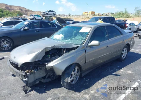 1999 Lexus Es 300 from USA, damaged, VIN JT8BF28G5X5062137